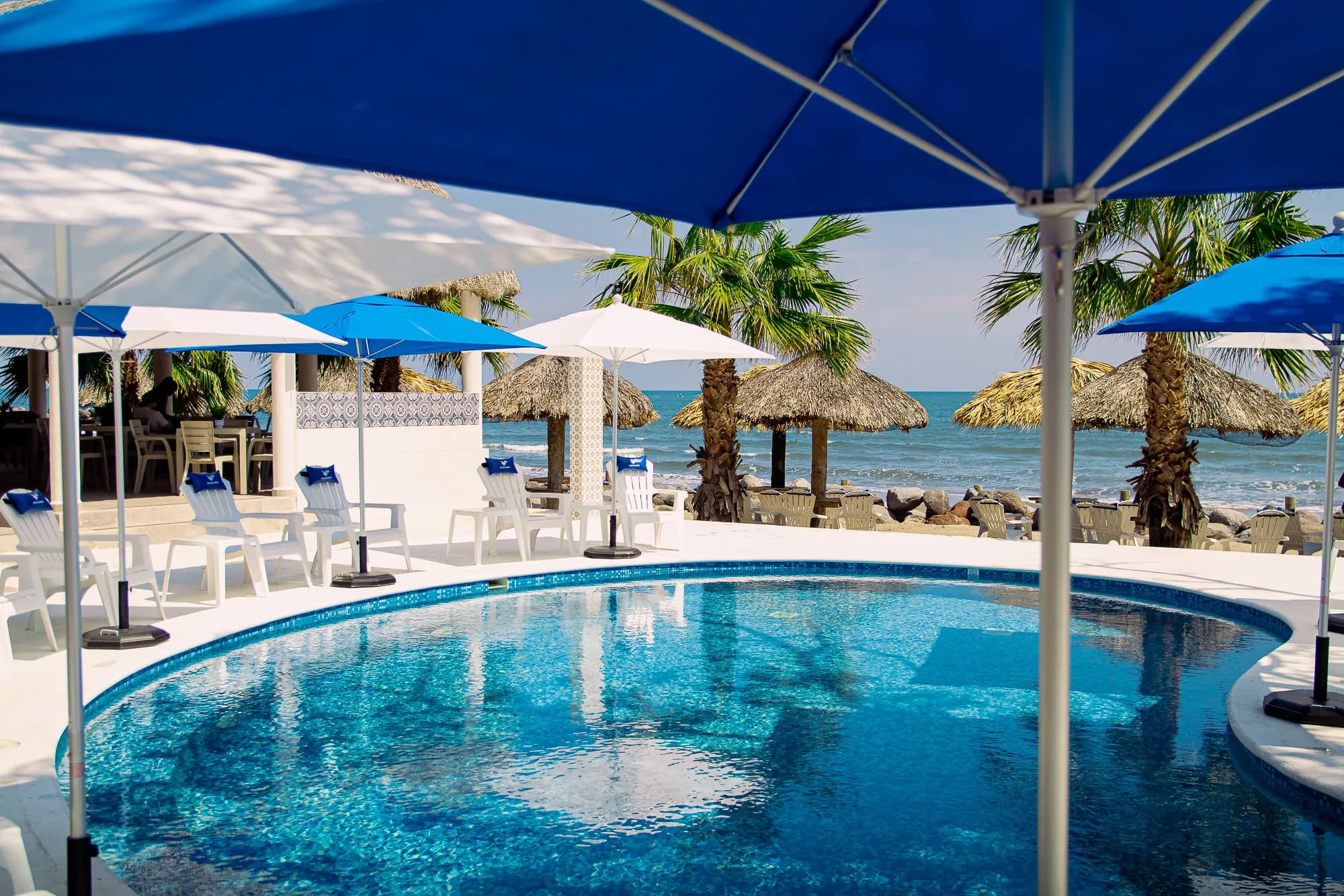 BEACH CLUB